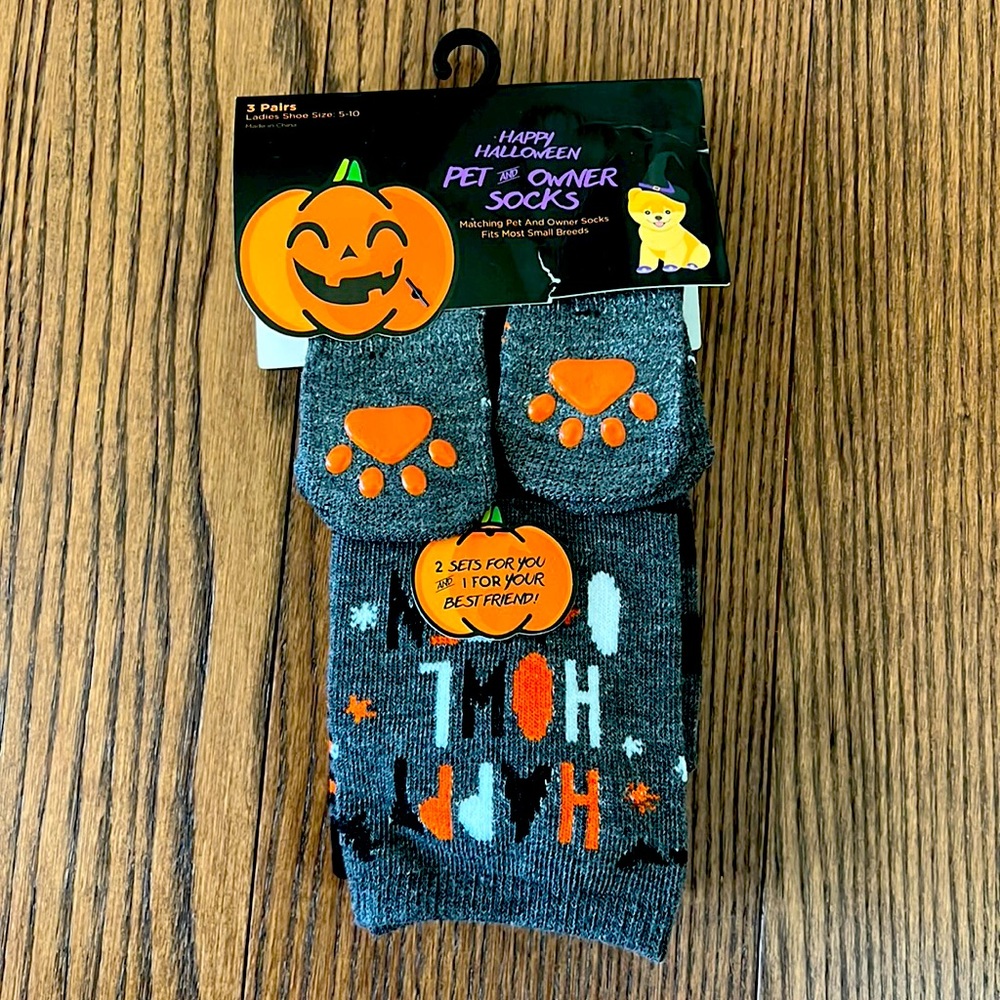 Women’s and Dog Matching Halloween Socks - Picture 1 of 6
